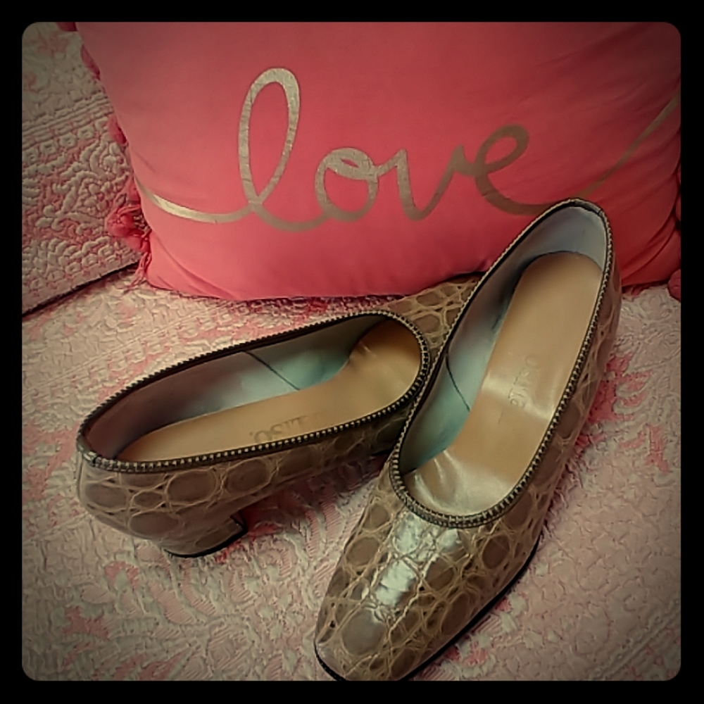 VINTAGE DELISO PUMPS